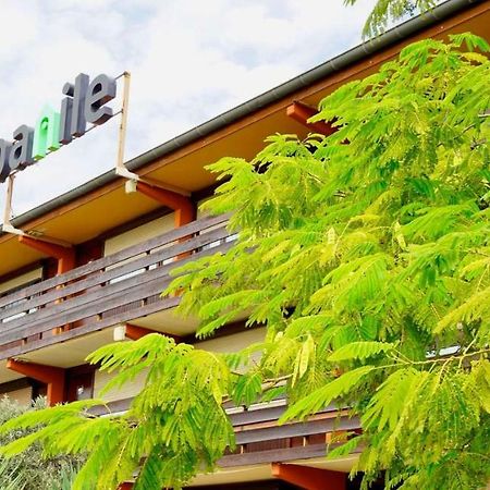 Campanile Manosque Hotel Exterior photo