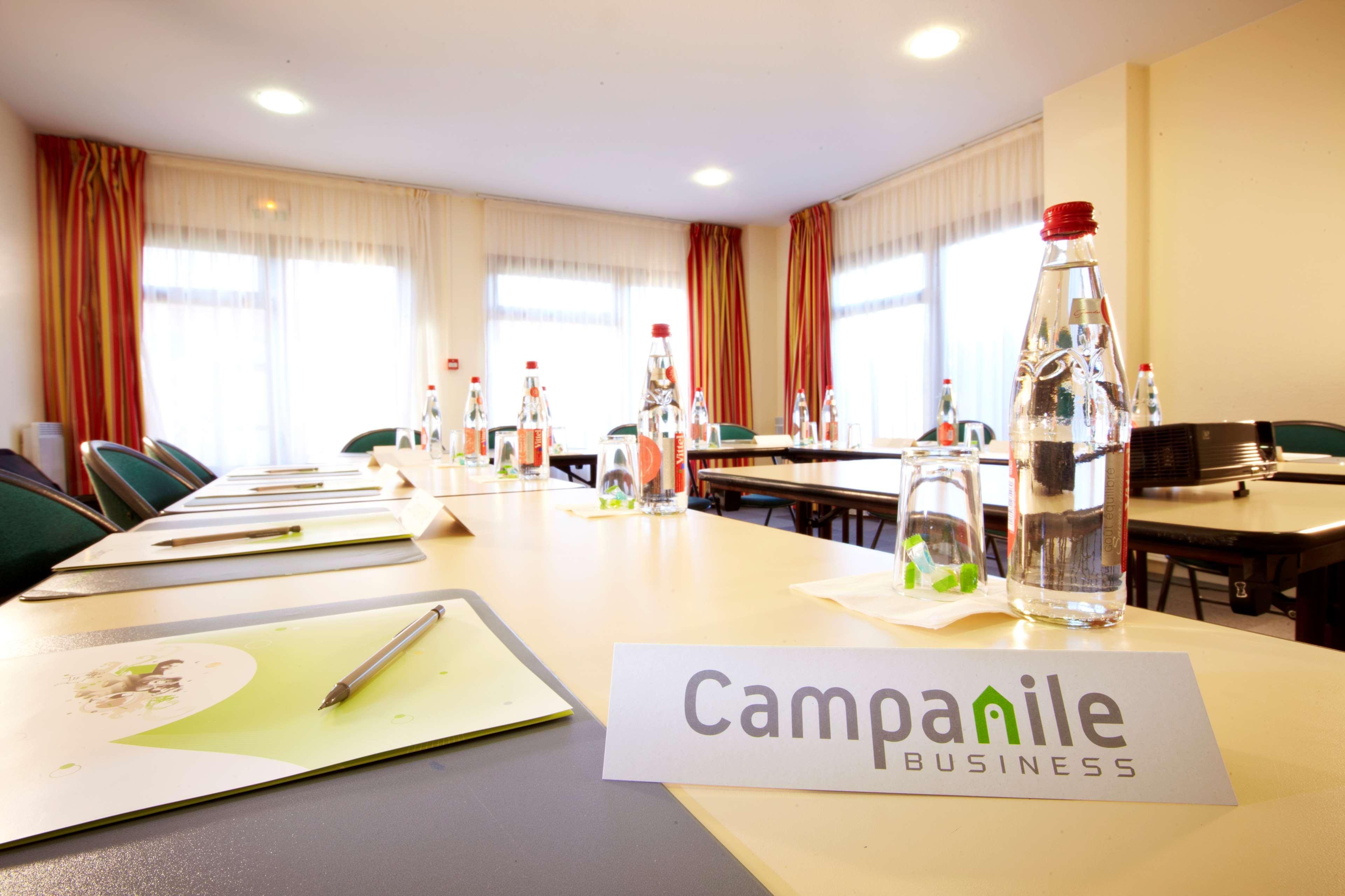Campanile Manosque Hotel Exterior photo