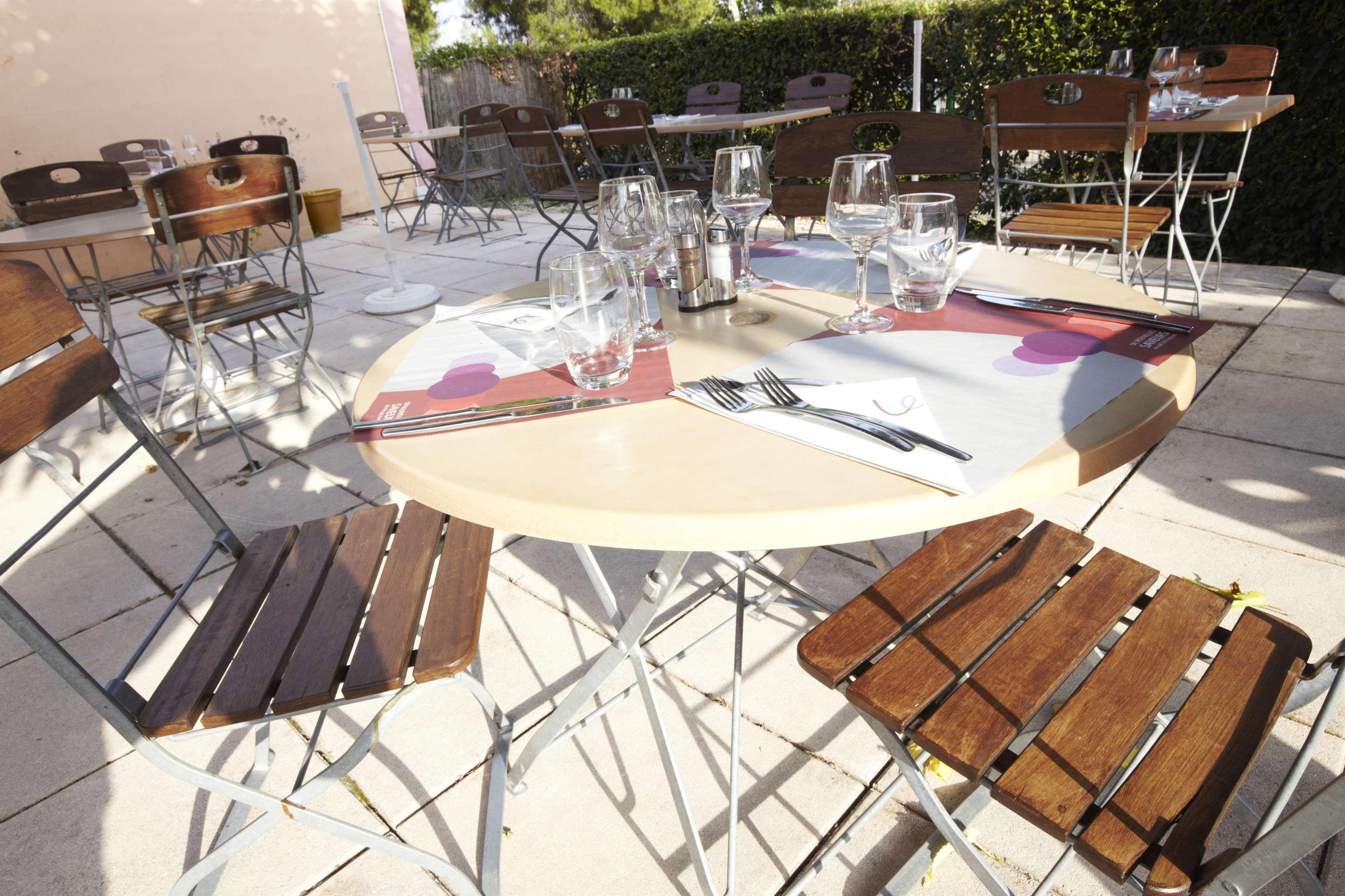 Campanile Manosque Hotel Exterior photo