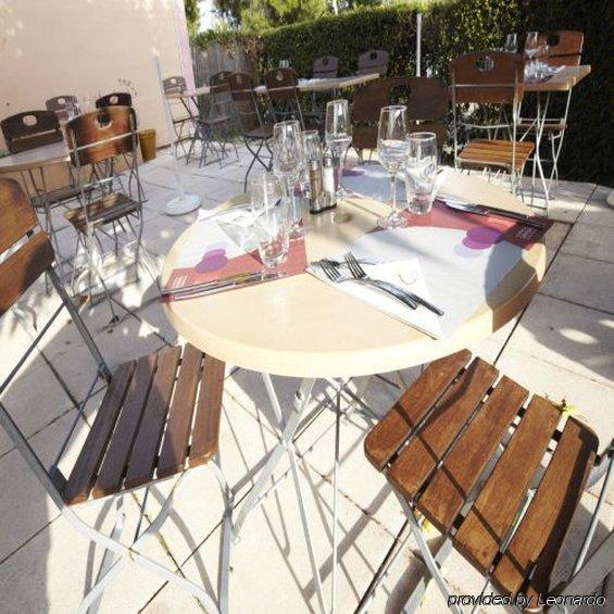 Campanile Manosque Hotel Exterior photo
