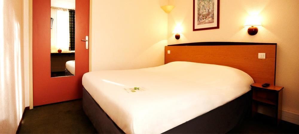 Campanile Manosque Hotel Exterior photo